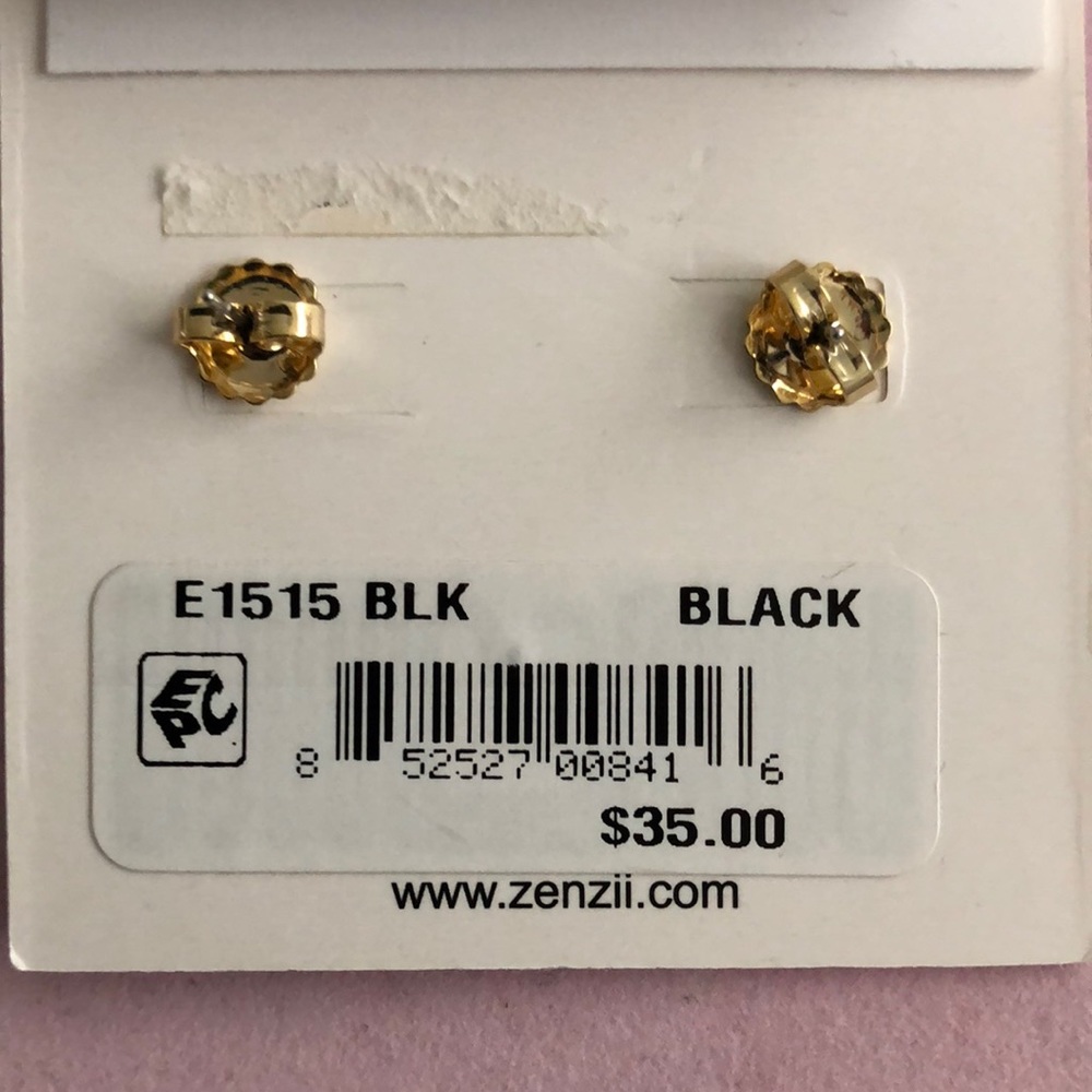 Black earring - Picture 3 of 3
